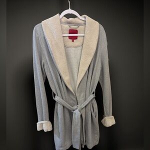 Victoria Secret  Terry Grey Robe  Beige Fleece Lining  On Cuffs & Collar Short